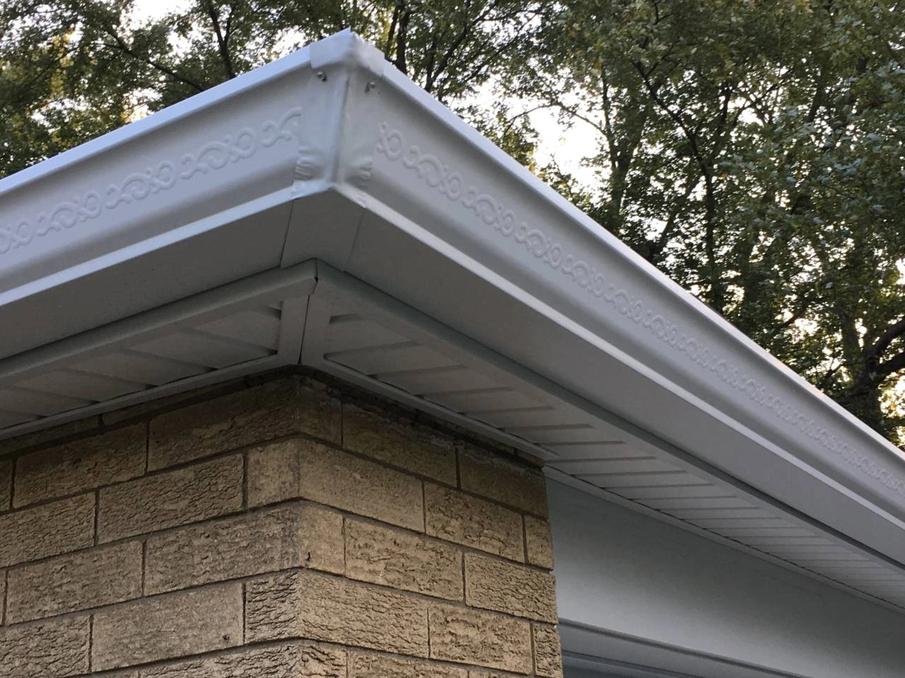 Gutter material installation detail